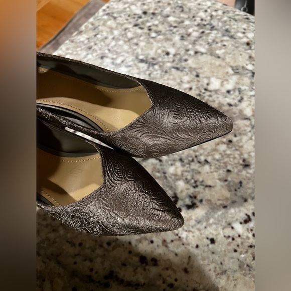 Marc Fisher Grey Caitlin Velvet Pointed Toe Pump Size 8.5 - Picture 7 of 8